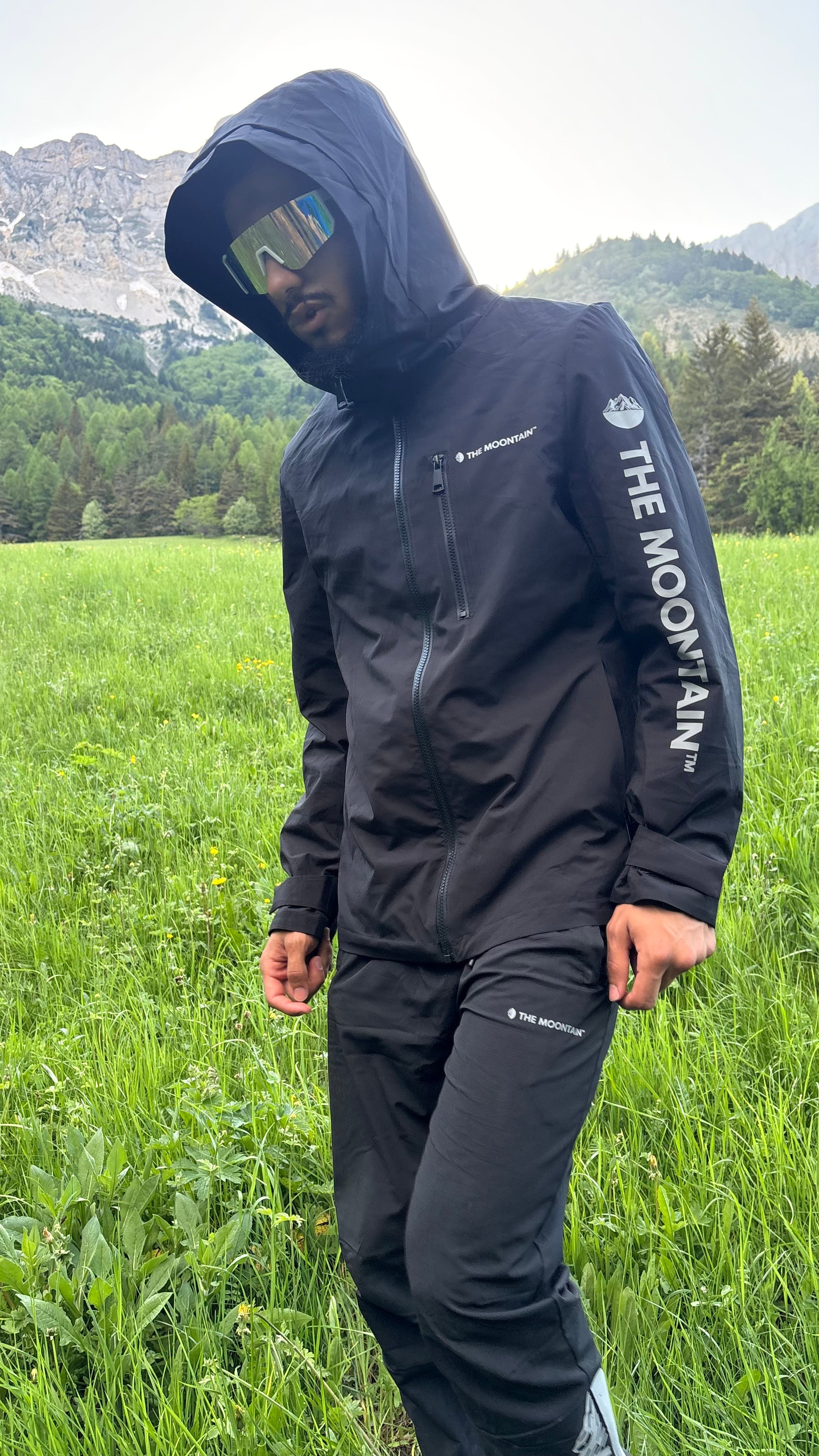 Ensemble nocta windbreaker & moontech pant