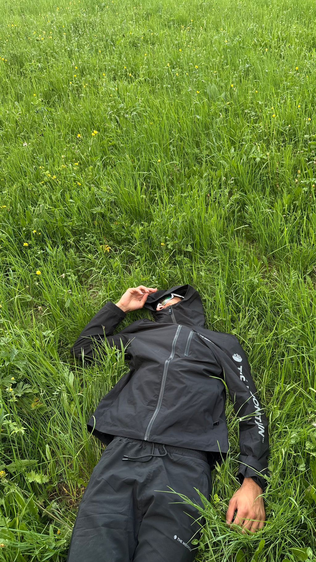 Ensemble nocta windbreaker & moontech pant